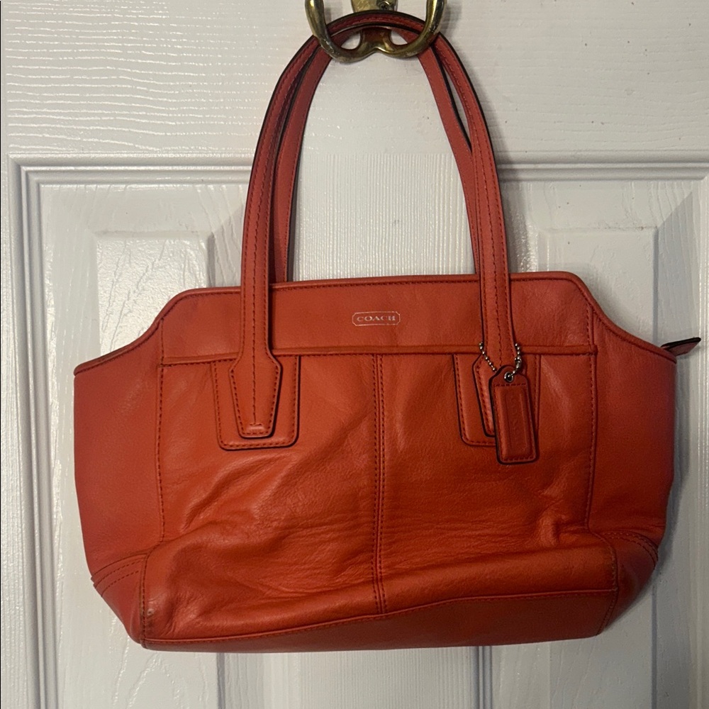 Vintage Coach Women's coral Leather Shoulder Bag